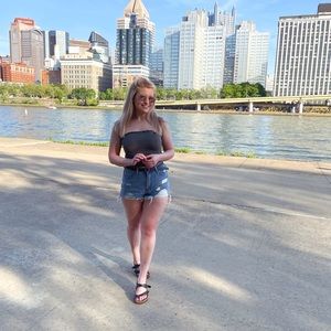 Meet your Posher, Danielle
